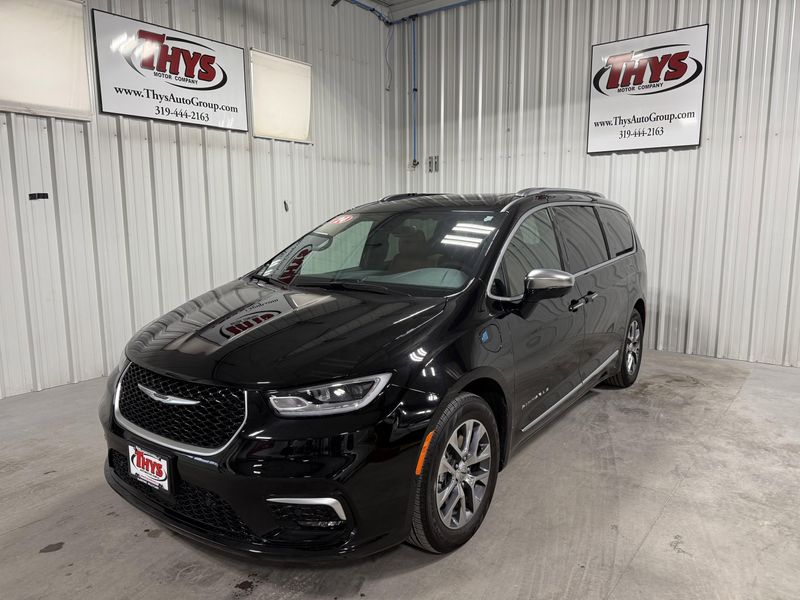 Used 2024 Chrysler Pacifica Hybrid PinnacleImage 14