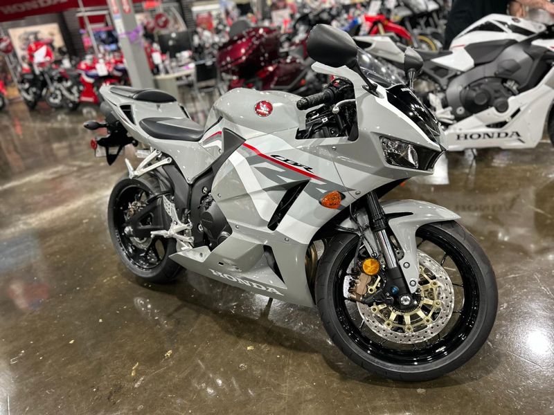 New 2026 Honda CBR600RR Image 13