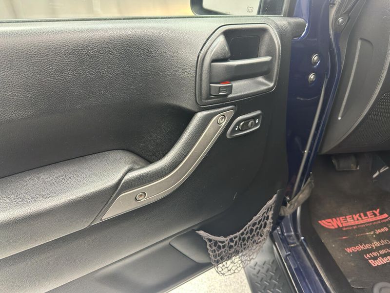 Used 2013 Jeep Wrangler Unlimited SportImage 9