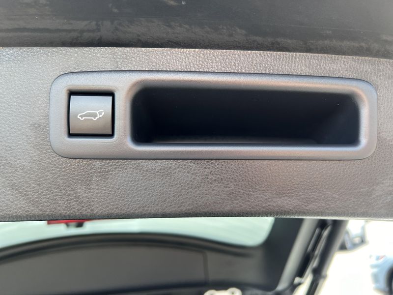 Used 2020 Toyota Highlander Hybrid XLEImage 30