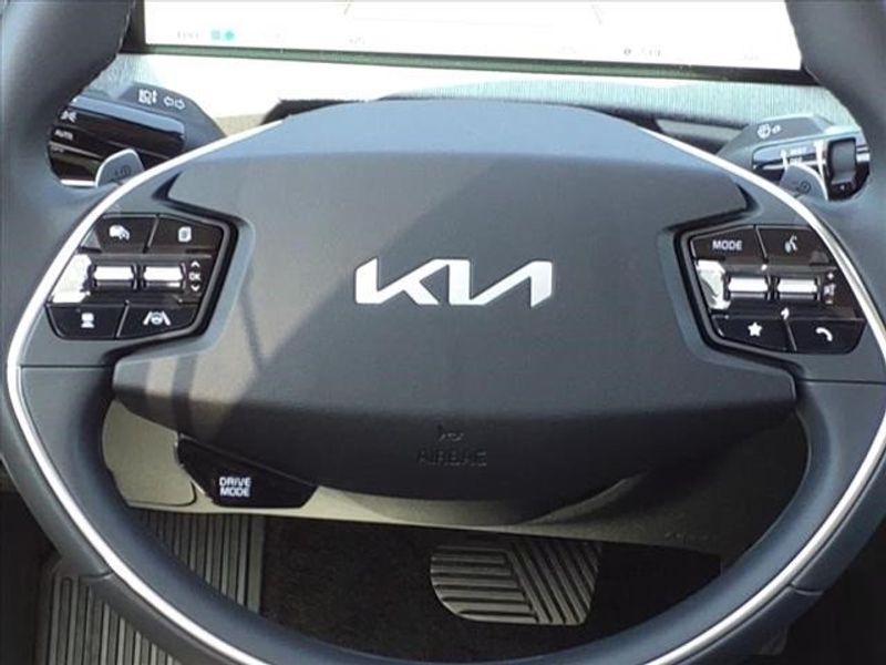 2024 Kia EV6 LightImage 9