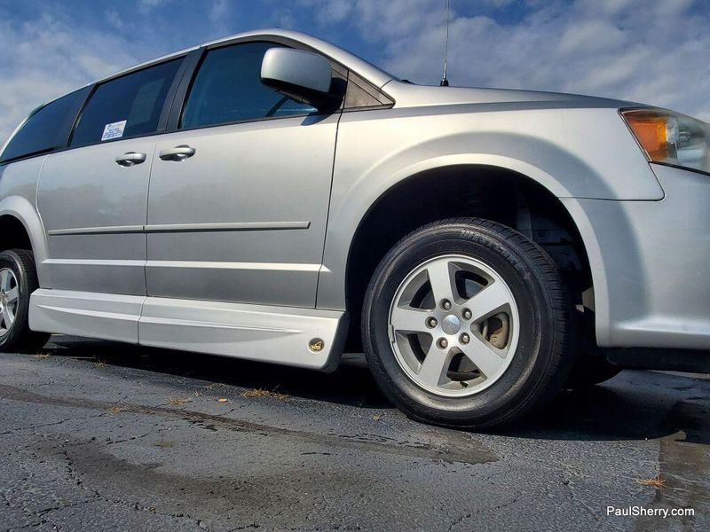 Used 2012 Dodge Grand Caravan SXTImage 10