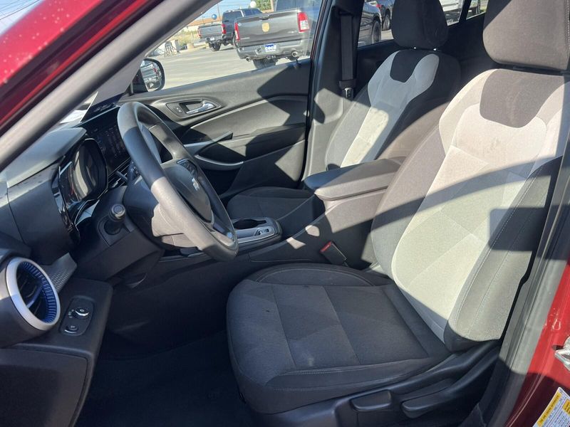 2024 Chevrolet Trax LS photo 3