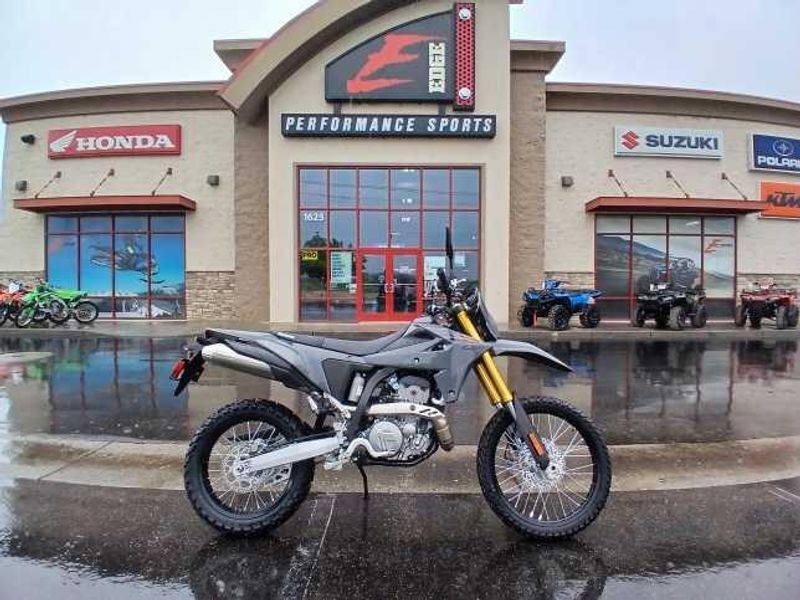 New 2025 Suzuki DRZ 4SM 