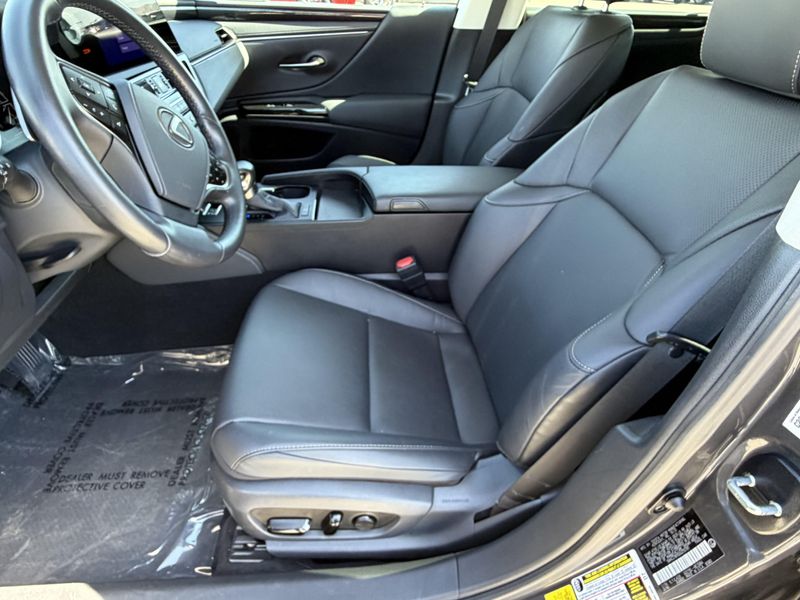 Used 2025 Lexus ES 350Image 17