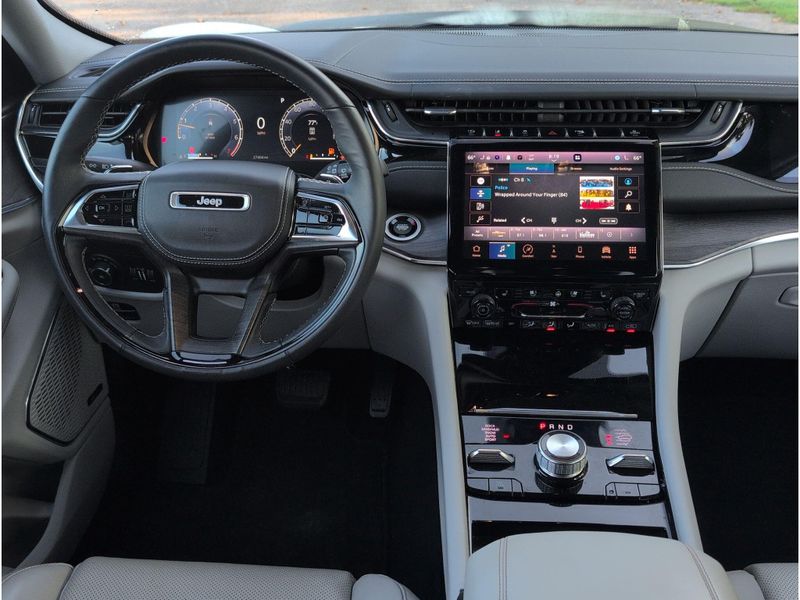 Used 2023 Jeep Grand Cherokee OverlandImage 33