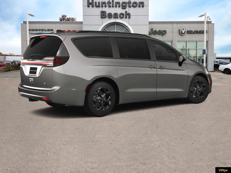 2025 Chrysler Pacifica Hybrid Select Premium SImage 8