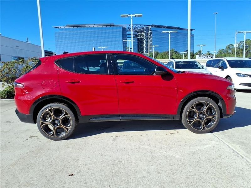 New 2025 Alfa Romeo Tonale Intensa AwdImage 5