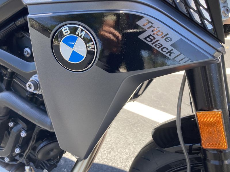 2025 BMW F 900 R