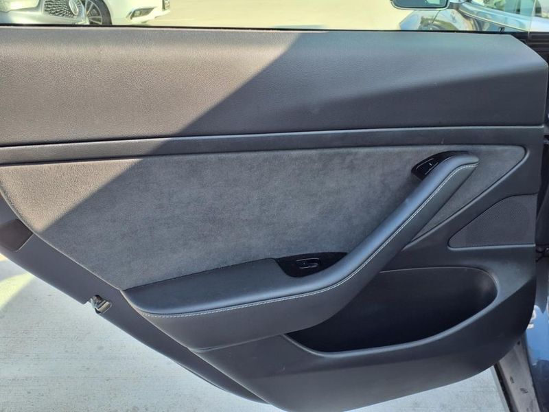 2020 Tesla Model 3 Standard Range PlusImage 16