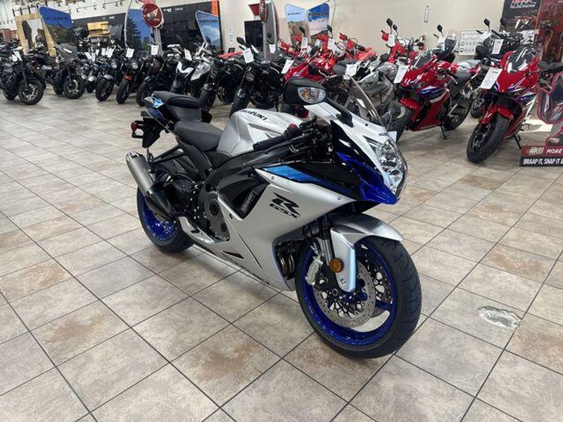 New 2026 Suzuki GSX-R600 Image 11