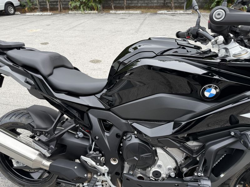 2025 BMW S 1000 XR