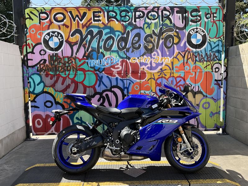 New 2027 Yamaha YZF-R9 Image 3