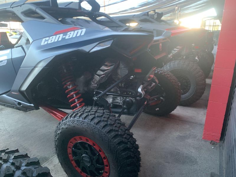 New 2025 Can-Am MAVERICK R MAX X RS WITH SMART-SHOX 999T DCT Image 4