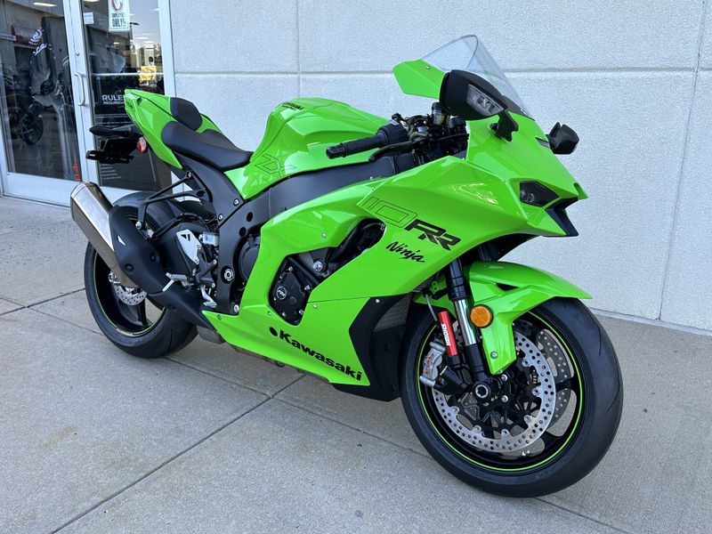 2024 Kawasaki Ninja ZX10RR  in a Lime Green/Ebony exterior color. Cross Country Powersports 732-491-2900 crosscountrypowersports.com 