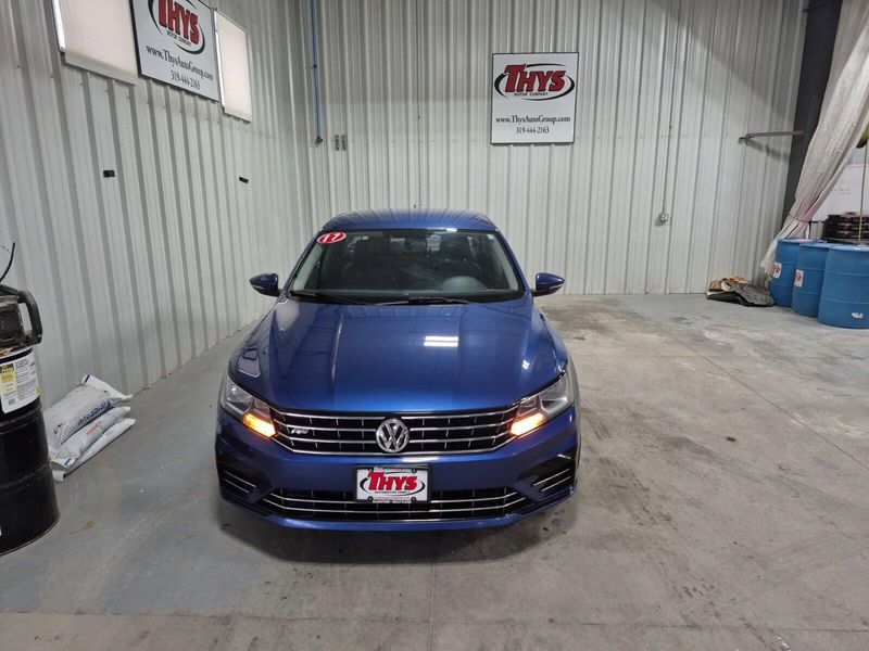 2017 Volkswagen Passat R-Line w/Comfort PkgImage 30