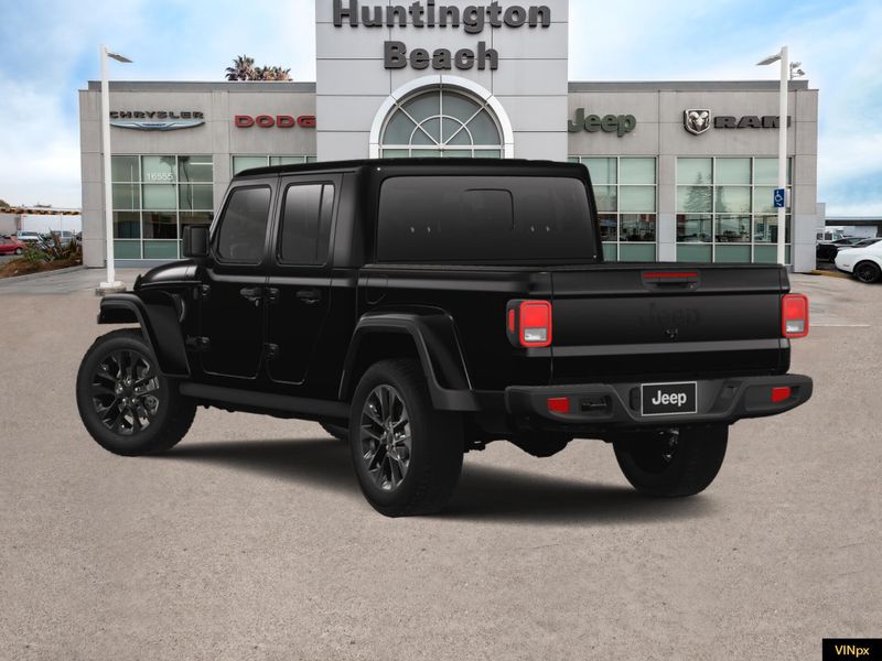 2025 Jeep Gladiator Nighthawk 4x4Image 5