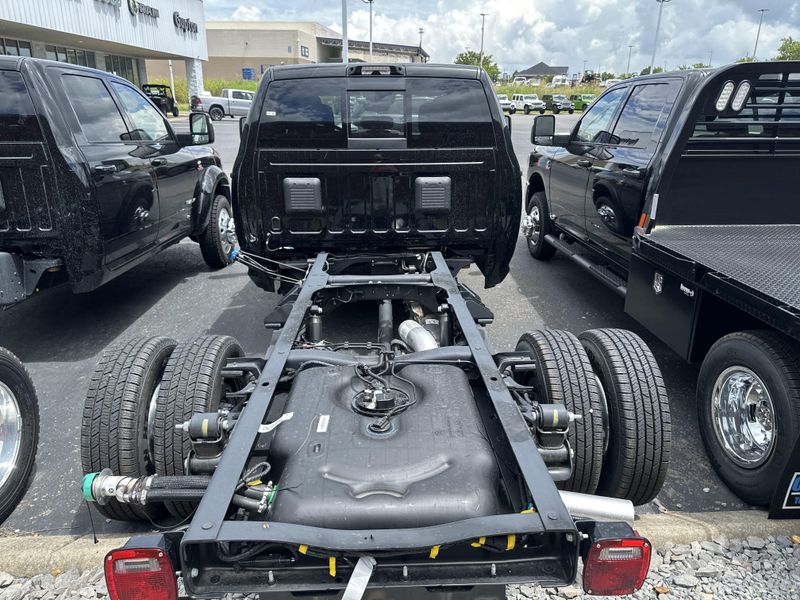 Used 2025 RAM 3500 Chassis Cab TradesmanImage 9