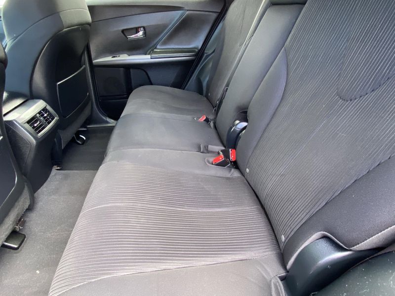 2013 Toyota Venza LEImage 16