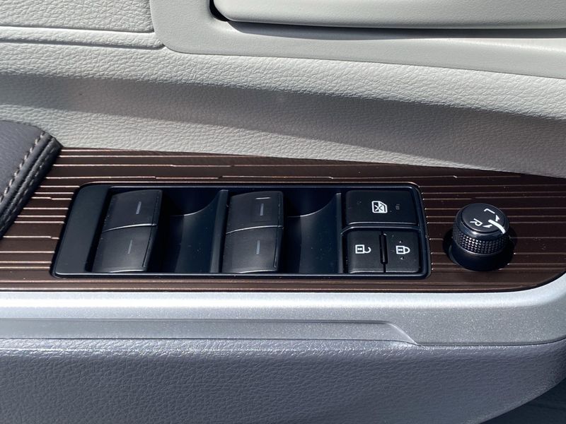2024 Toyota Sienna LEImage 20