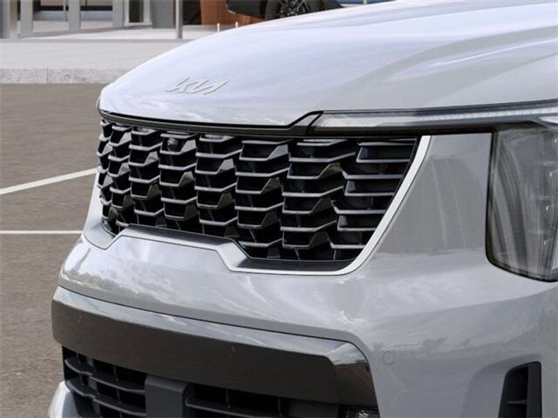 New 2025 Kia Sorento SXImage 12
