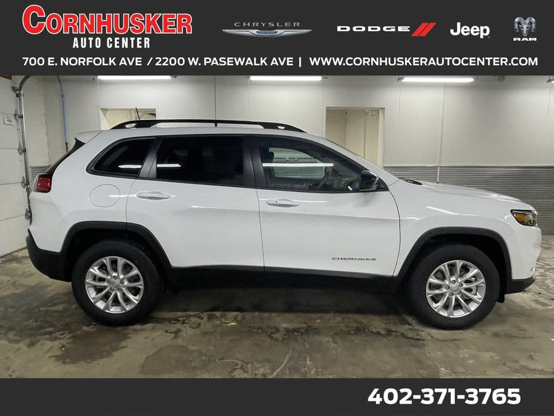 2022 Jeep Cherokee Latitude Lux 4x4Image 1