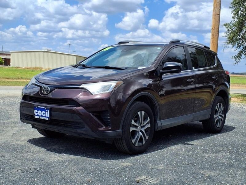 2018 Toyota RAV4 LE photo 13