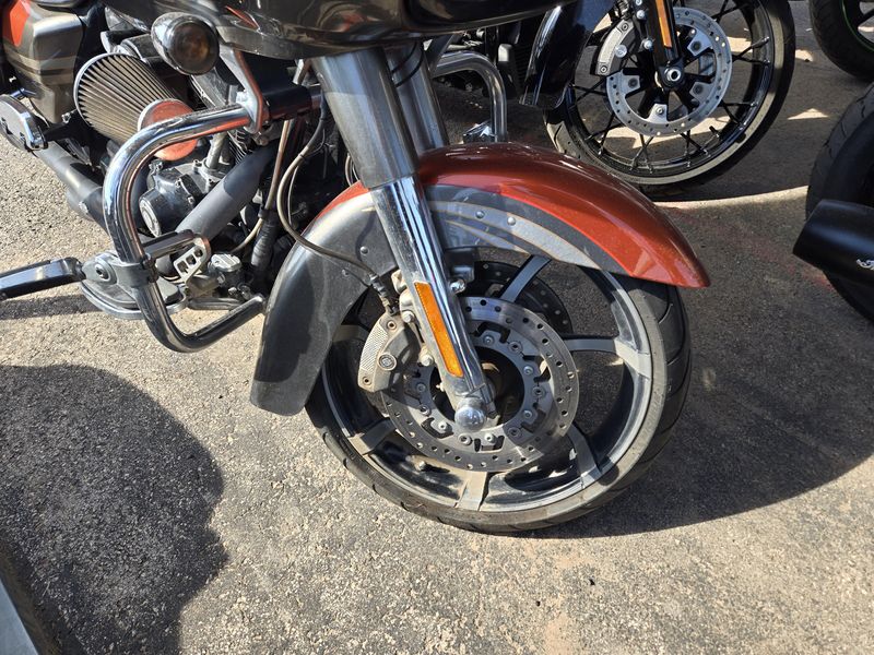 USED 2013 HARLEY ROAD GLIDE CVO  CUSTOM Image 15