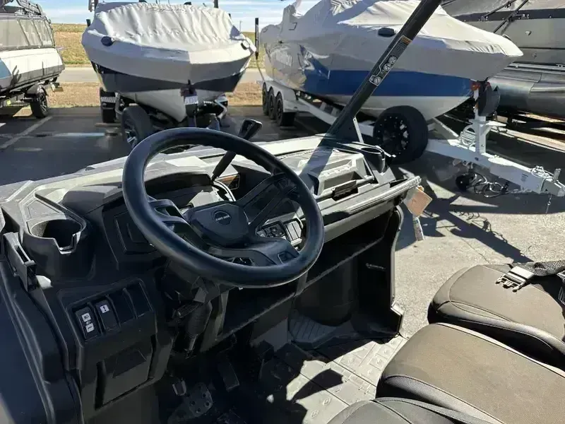 NEW 2026 CAN-AM DEFENDER MAX XT HD9 Image 9