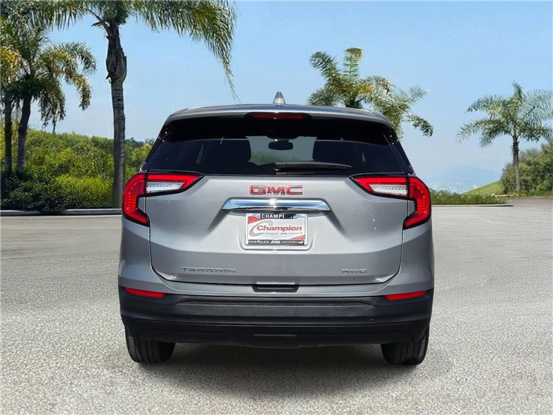 2024 Gmc Terrain SLE photo 4