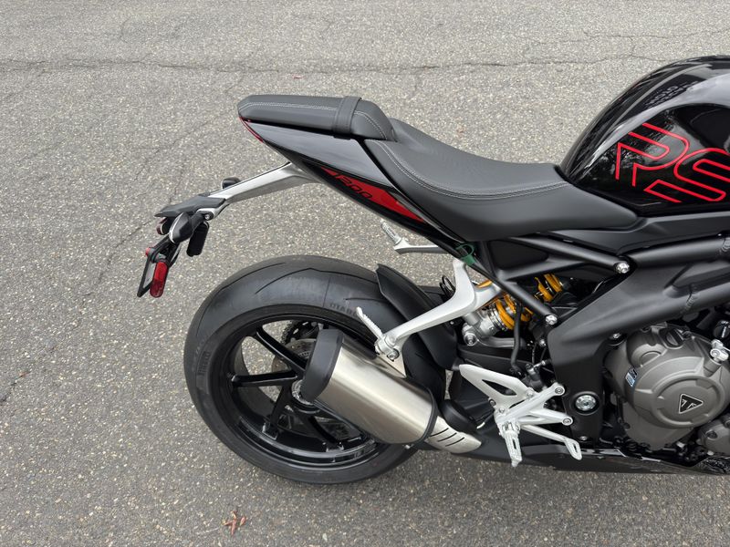 2025 Triumph Speed Triple 1200 RS - JET BLACK 