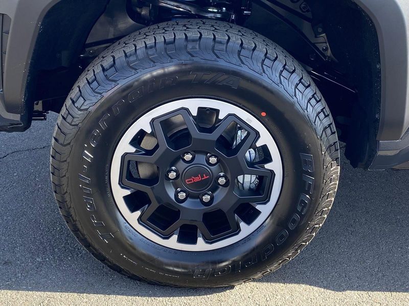2025 Toyota Tacoma TRD Off RoadImage 8