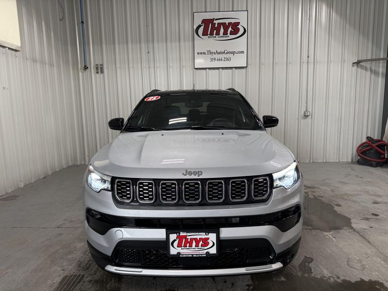 Used 2025 Jeep Compass LimitedImage 17