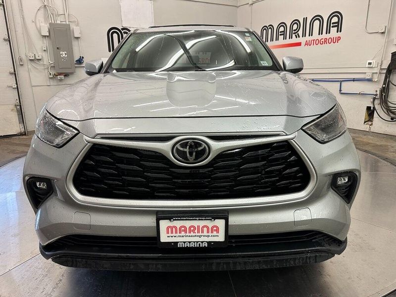 2022 Toyota Highlander LEImage 10