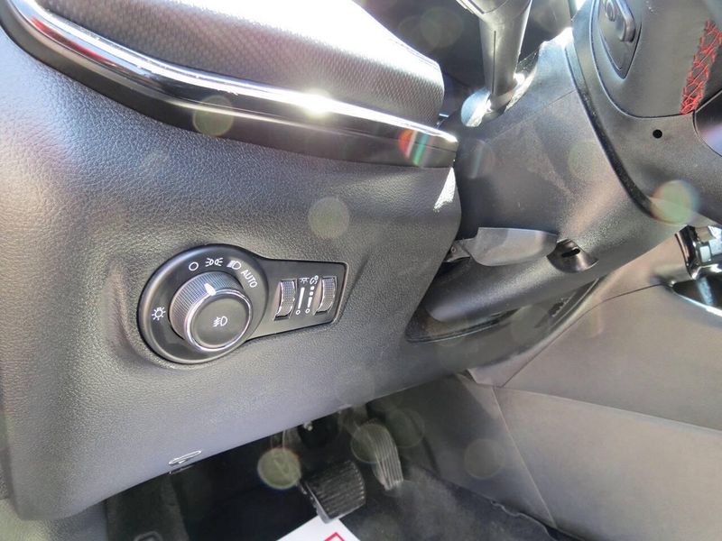 Used 2025 Jeep Compass Trailhawk 4x4 4dr SUVImage 8