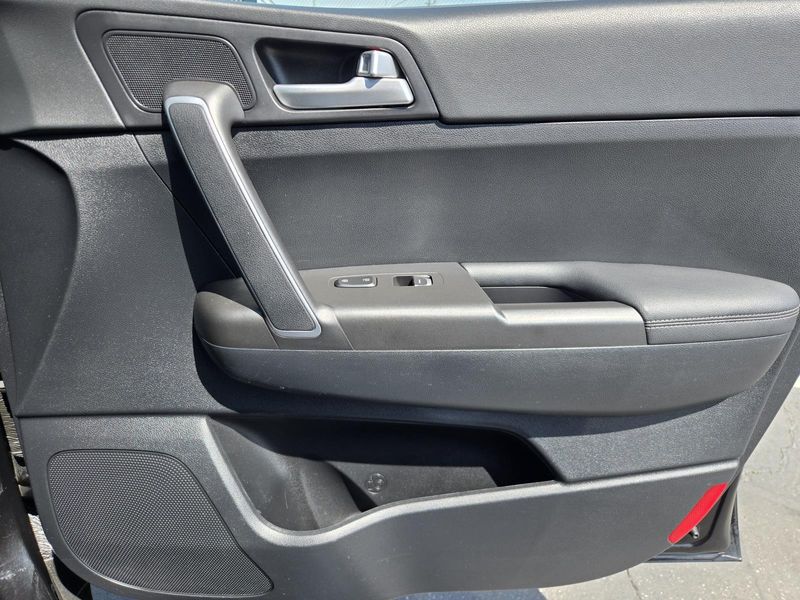 Used 2022 Kia Sportage LX AWD