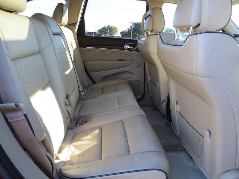 Used 2017 Jeep Grand Cherokee Overland 4x4 4dr SUVImage 20