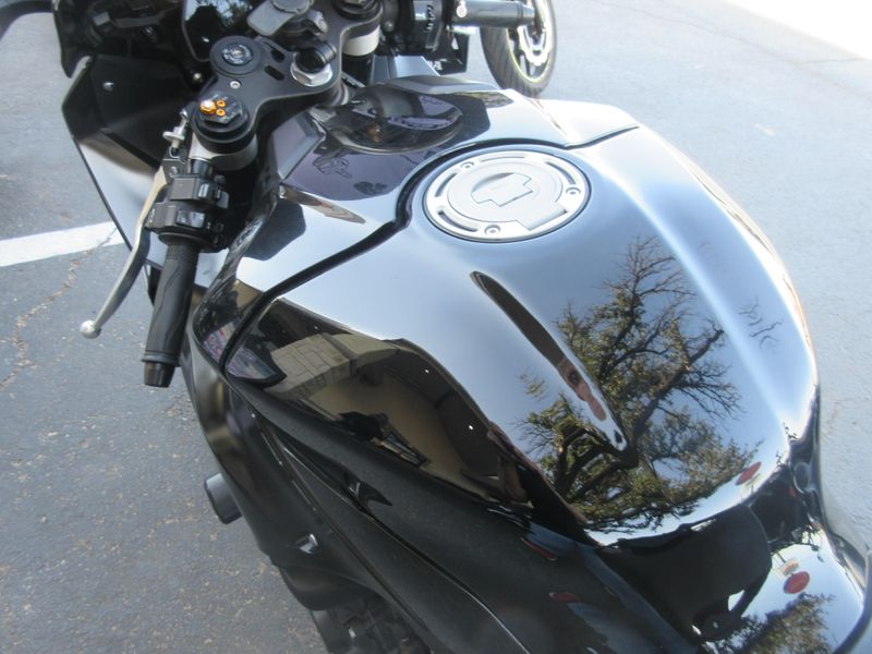 USED 2022 YAMAHA YZF-R1 Image 12