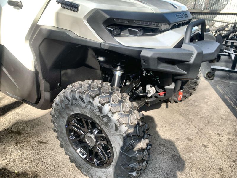 New 2026 Can-Am DEFENDER MAX LIMITED CAB HD11 Image 3
