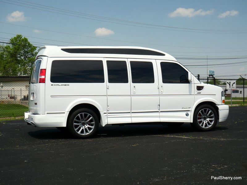 2022 GMC Savana Image 11
