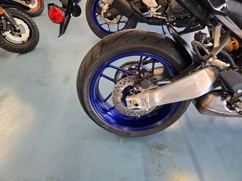 2025 Yamaha MT09 SP LIQUID METAL RAVEN Image 22