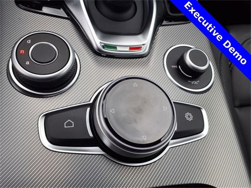 New 2025 Alfa Romeo Stelvio AwdImage 23