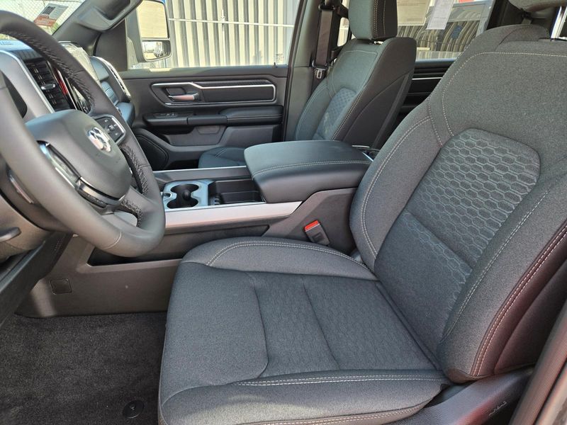 New 2026 RAM 1500 Big Horn Crew Cab 4x2 5'7' Box