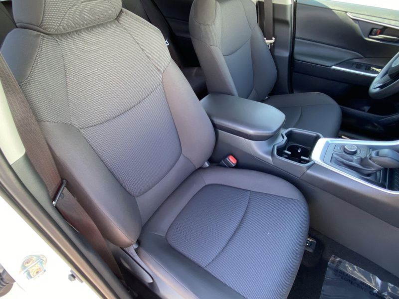 New 2025 Toyota RAV4 Hybrid LEImage 11