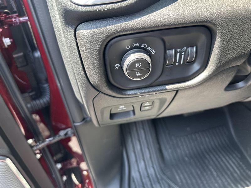 New 2025 RAM 1500 Laramie Crew Cab 4x4 5