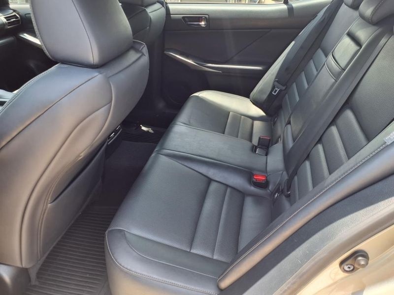 2015 Lexus IS 250 250Image 11
