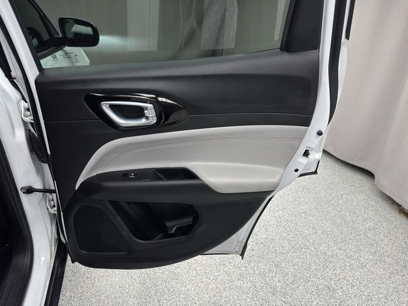 Used 2025 Jeep Compass LimitedImage 15