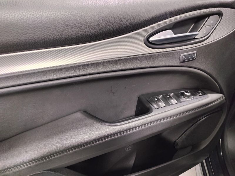 Used 2024 Alfa Romeo Stelvio Veloce AWD w/Sunrof/Activ AsstImage 31