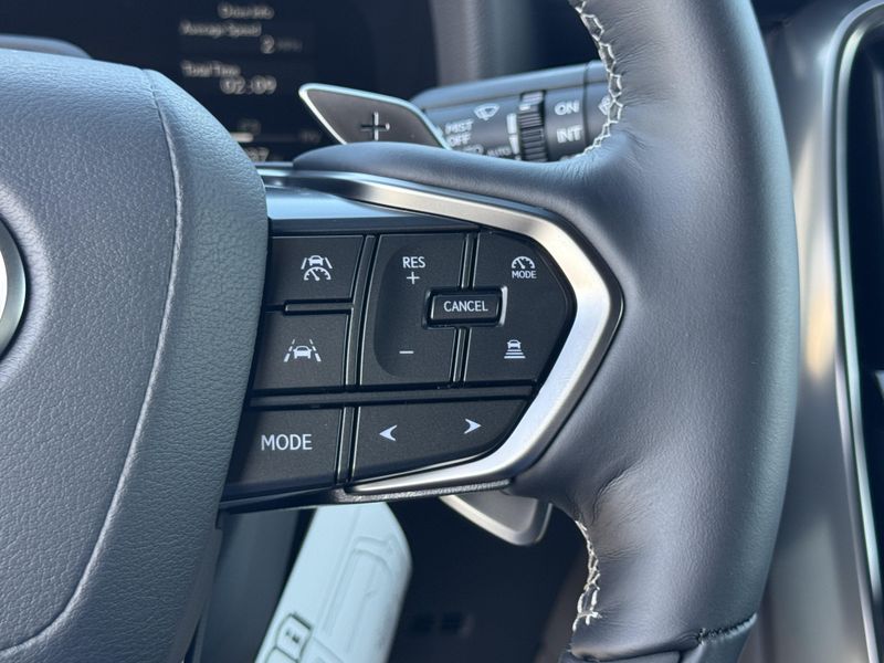 New 2026 Lexus LX 600 LuxuryImage 24