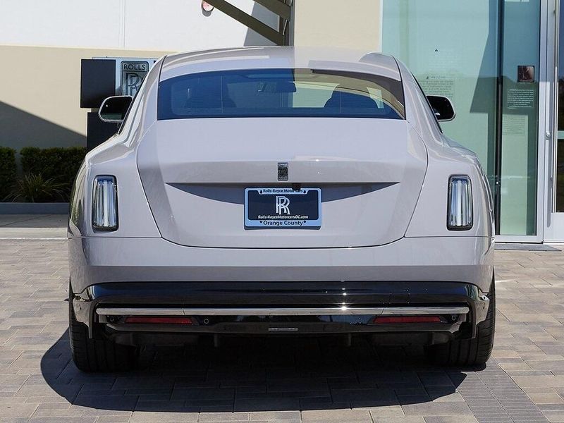 2025 Rolls-Royce Spectre Image 8